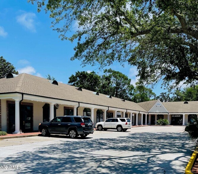452 Courthouse Rd, Gulfport, MS à louer - Photo du bâtiment - Image 1 de 2