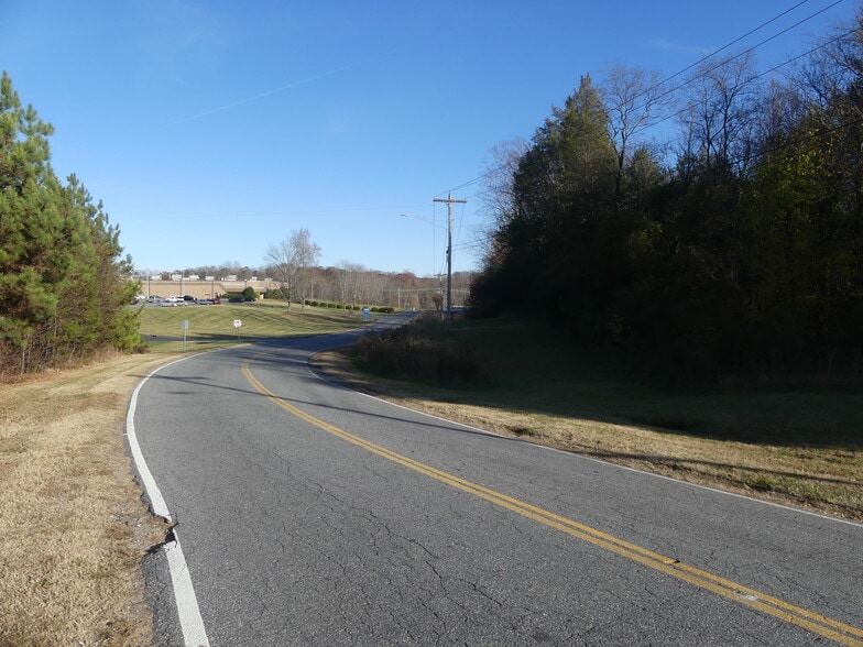 1821 GKN Way, Newton, NC for sale - Building Photo - Image 3 of 30