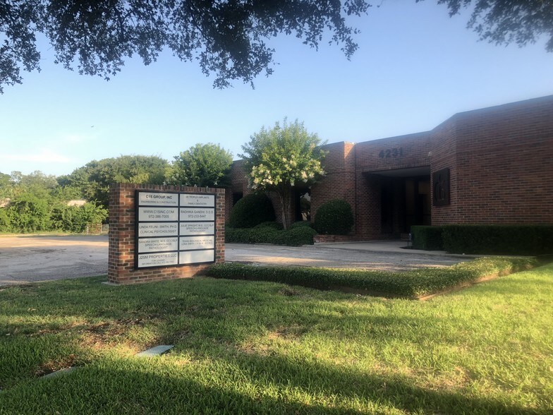 4231 Sigma Rd, Farmers Branch, TX à louer - Photo du bâtiment - Image 3 de 4