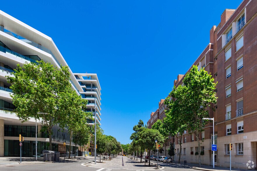 Avinguda d'Icària, 199, Barcelone, Barcelona à louer - Photo du bâtiment - Image 2 de 7