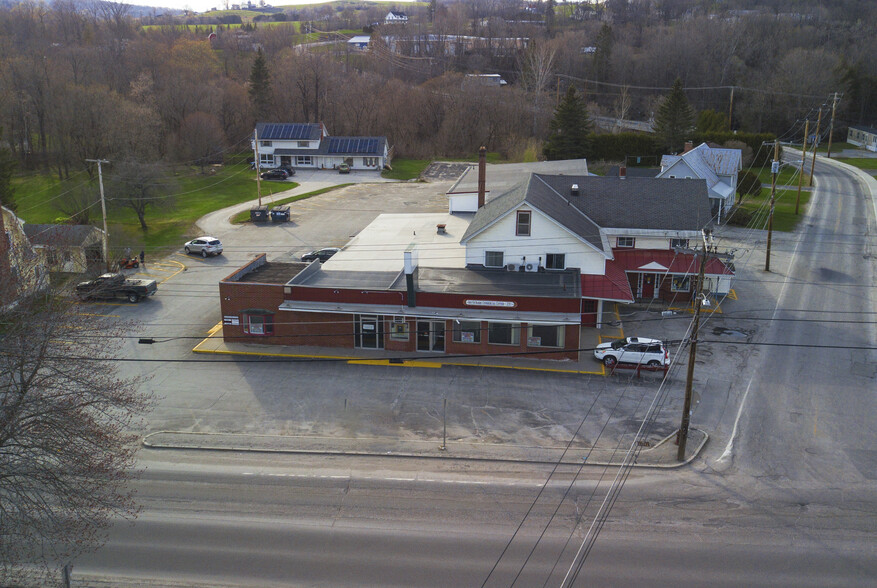 379 S Barre Rd, South Barre, VT à vendre - Photo du bâtiment - Image 1 de 1