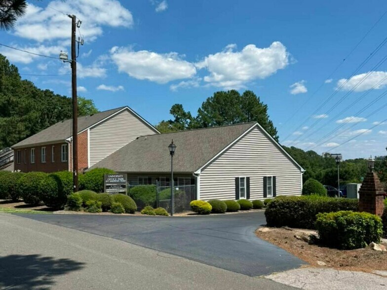 411 Andrews Rd, Durham, NC à vendre - Photo du bâtiment - Image 2 de 4