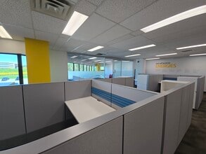 2233 Argentia Rd, Mississauga, ON à louer Photo intérieure- Image 2 de 18