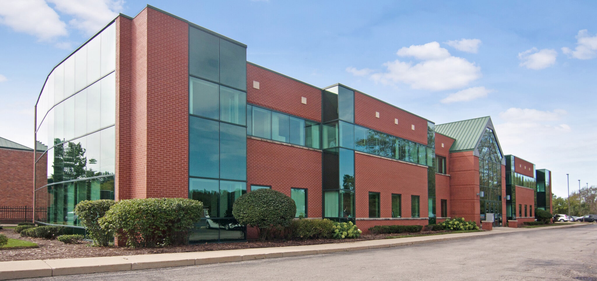 213 Front St, McHenry, IL for lease Primary Photo- Image 1 of 22