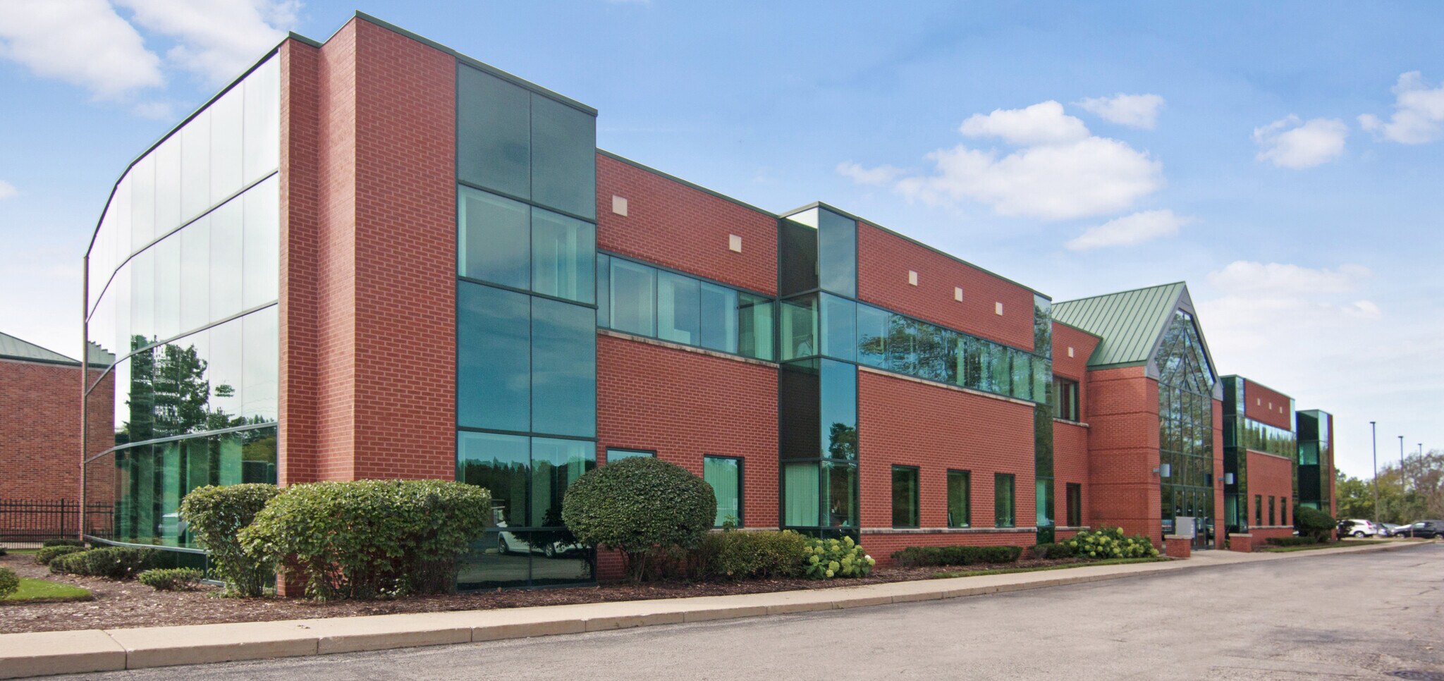 213 Front St, Mchenry, IL for lease Primary Photo- Image 1 of 22