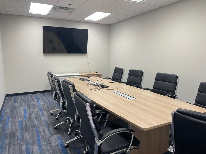 208 Manufacturers Blvd, Mooresville, NC à louer - Photo du bâtiment - Image 3 de 12