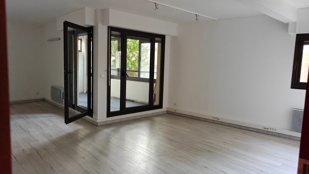 62 rue de Bercy, Paris for lease - Building Photo - Image 1 of 3