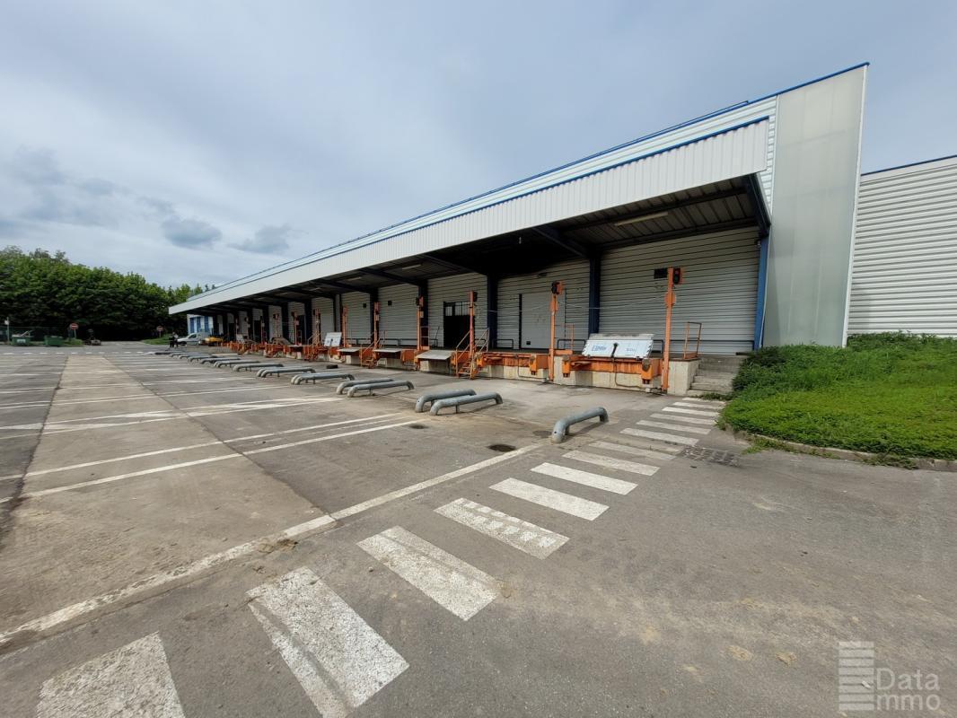 Industrial in Ferrières-en-Brie for lease Building Photo- Image 1 of 8