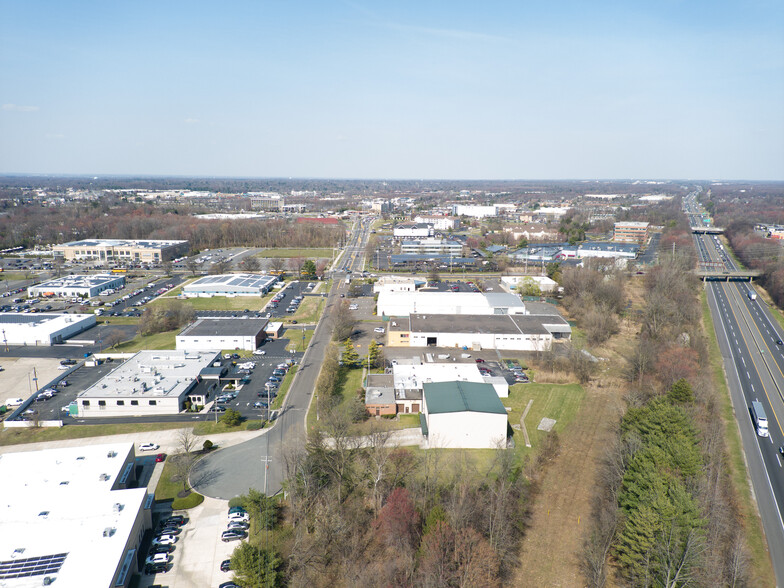 712 Fellowship Rd, Mount Laurel, NJ for lease - Building Photo - Image 3 of 4