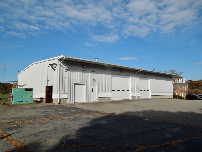 62 Industrial Park Rd, Plymouth, MA for lease - Building Photo - Image 1 of 9