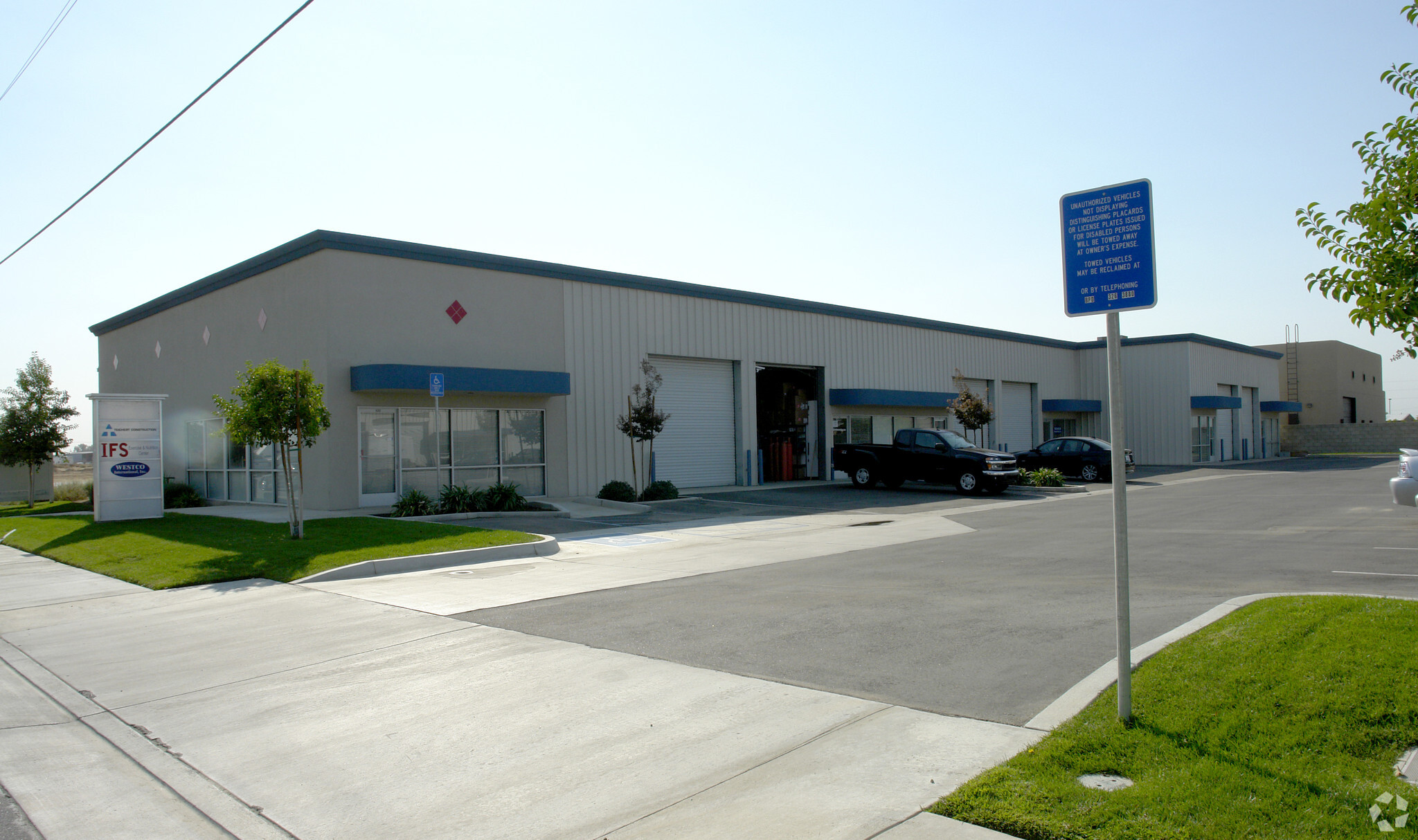 3807 Patton Way, Bakersfield, CA for lease Primary Photo- Image 1 of 3