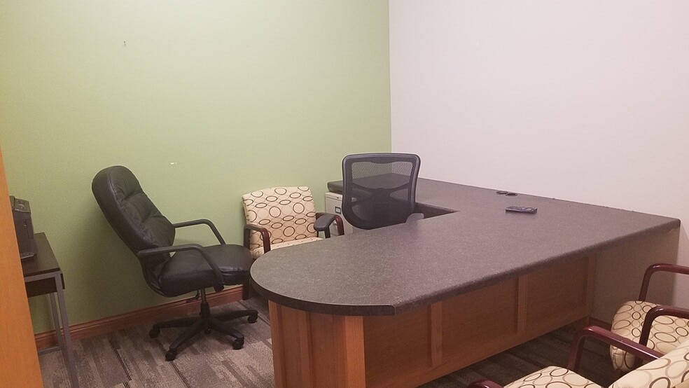 7802 Meadow Rock Dr, Weston, WI for lease - Interior Photo - Image 3 of 12