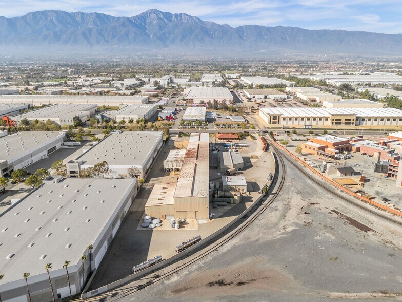 11251 Jersey Blvd, Rancho Cucamonga, CA à louer - Aérien - Image 3 de 9