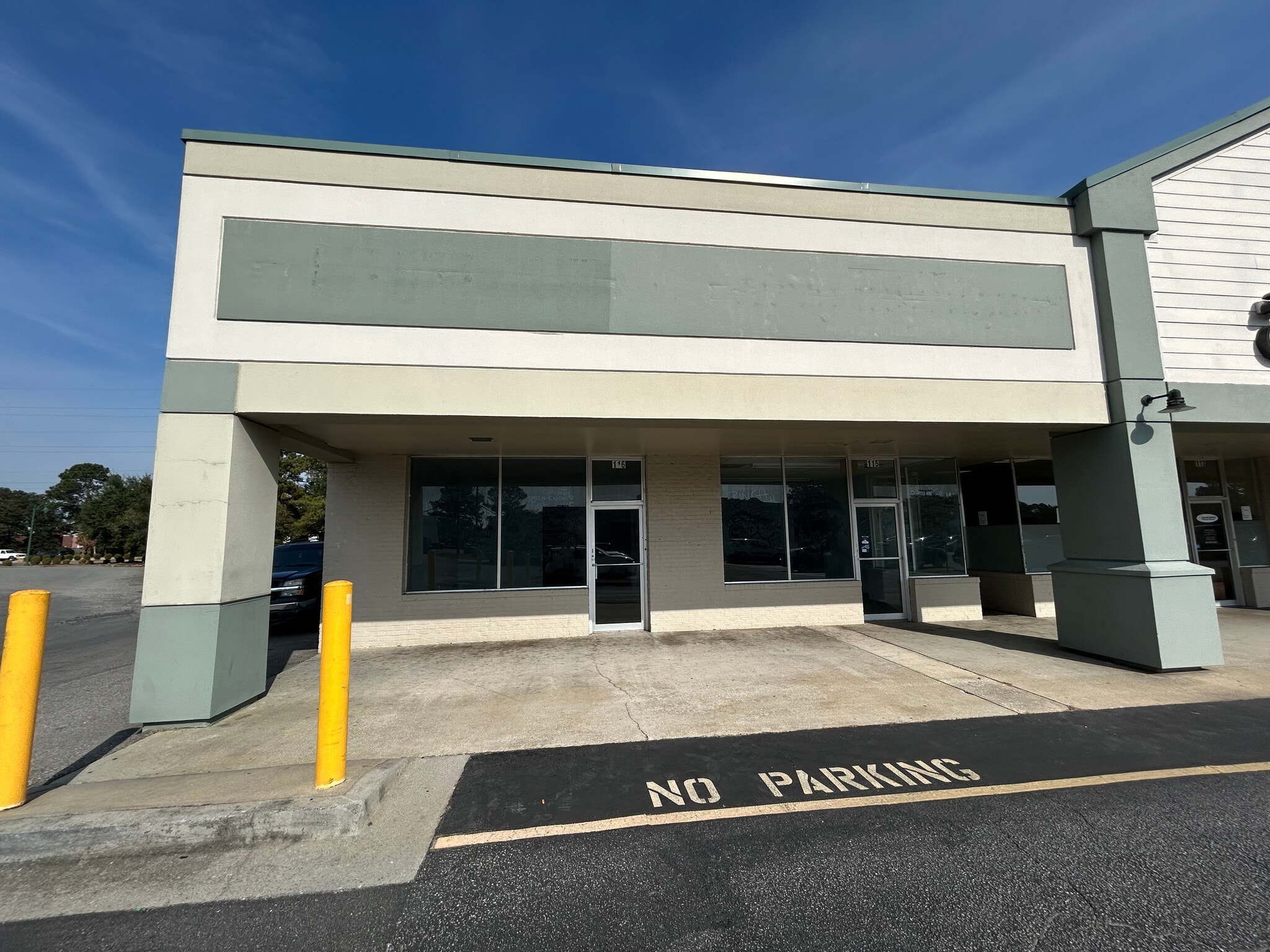 203-205 N Goose Creek Blvd, Goose Creek, SC for lease Building Photo- Image 1 of 5