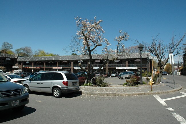 Plus de détails pour 165 Pleasant St, Marblehead, MA - Bureau/Commerce de détail à louer