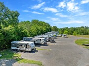 56 RV Spaces with Expansion Room - Terrain de camping