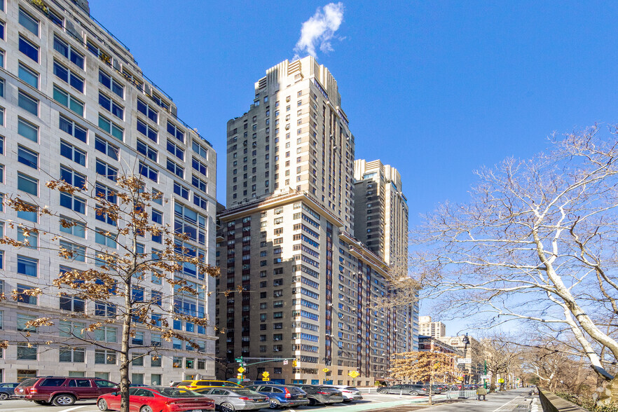 25 Central Park W, New York, NY for lease - Building Photo - Image 1 of 3