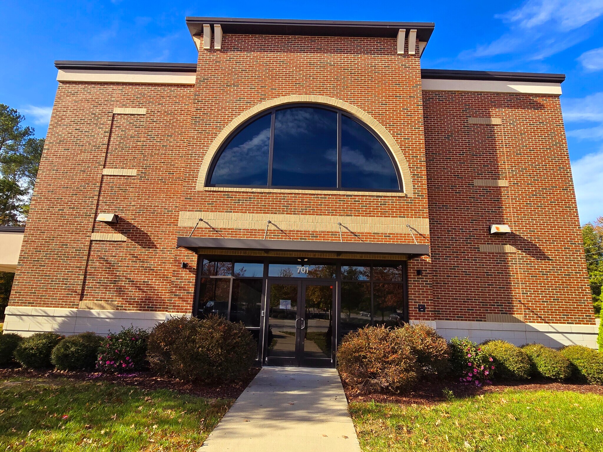 701 Mutual Ct, Raleigh, NC for sale Primary Photo- Image 1 of 81