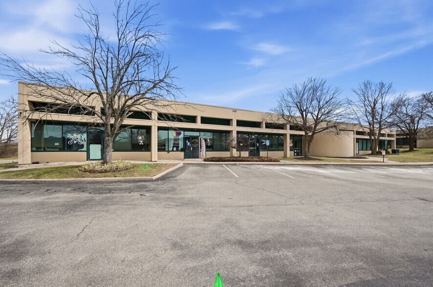 1259 Kemper Meadow Dr, Cincinnati, OH à vendre - Photo du bâtiment - Image 2 de 6