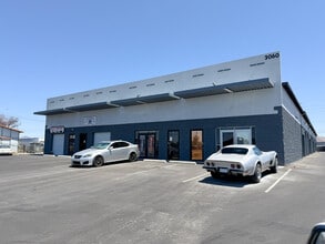 3060 N Nellis Blvd, Las Vegas, NV à louer Photo du bâtiment- Image 1 de 4