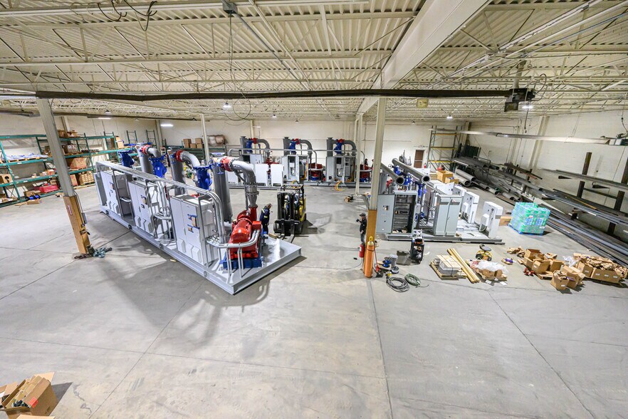 2441 E Bristol Rd, Burton, MI à louer - Photo intérieure - Image 3 de 19