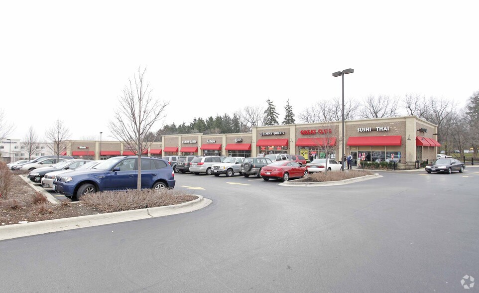 1742-1768 N Milwaukee Ave, Libertyville, IL for lease - Primary Photo - Image 1 of 6