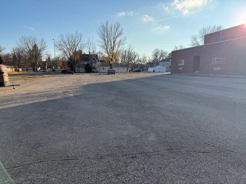 307 S 5th St, Milbank, SD à vendre - Photo du bâtiment - Image 2 de 5