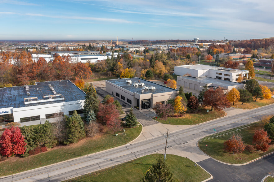 1731 Harmon Rd, Auburn Hills, MI for lease - Aerial - Image 3 of 7