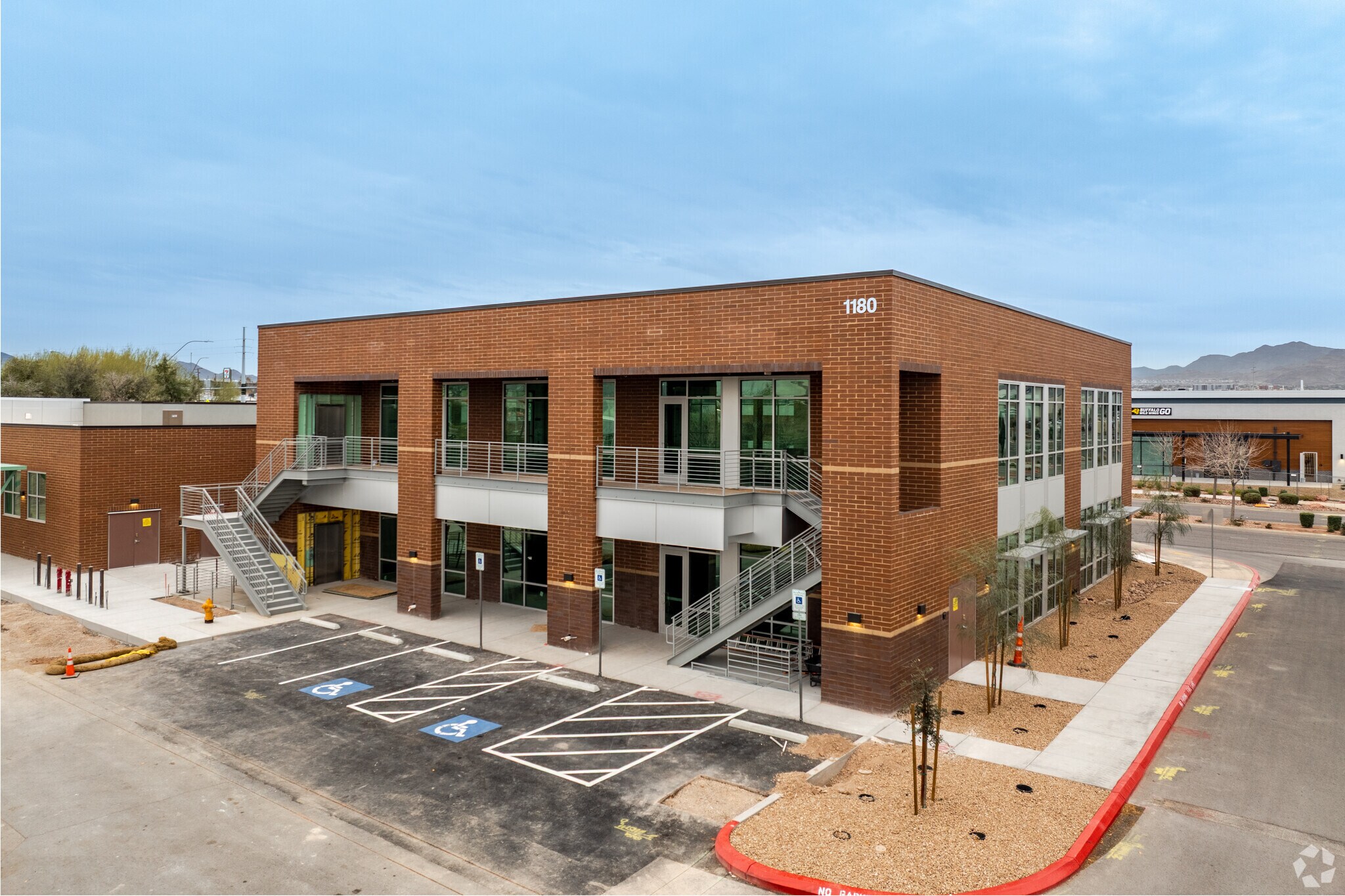 1180 E Sunset Rd, Henderson, NV à vendre Photo principale- Image 1 de 12