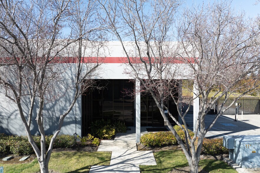 3030 Corvin Dr, Santa Clara, CA à vendre - Photo du bâtiment - Image 2 de 7