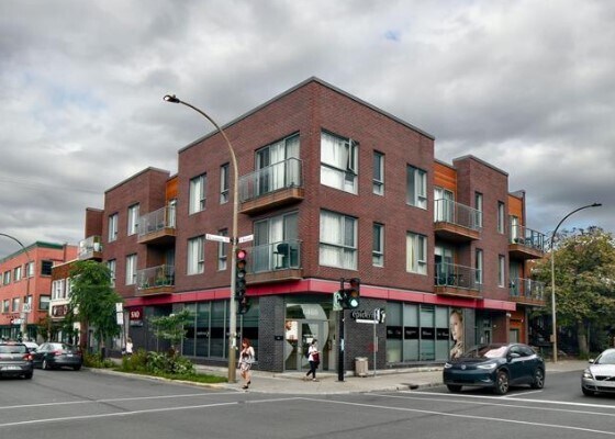 2100 Rue Beaubien E, Montréal, QC à vendre Photo principale- Image 1 de 1