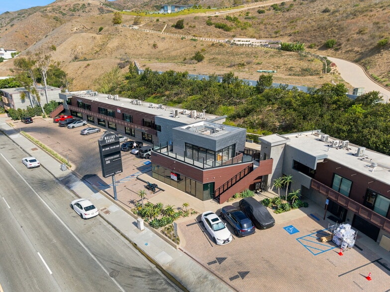 22333 Pacific Coast Hwy, Malibu, CA for lease - Building Photo - Image 2 of 15