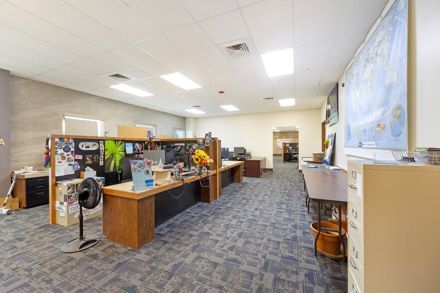 1211 Atchison Ct, Castle Rock, CO for sale - Interior Photo - Image 3 of 11