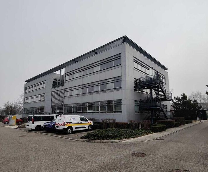 1 Place Berthe Morisot, Saint-Priest for lease - Building Photo - Image 1 of 11