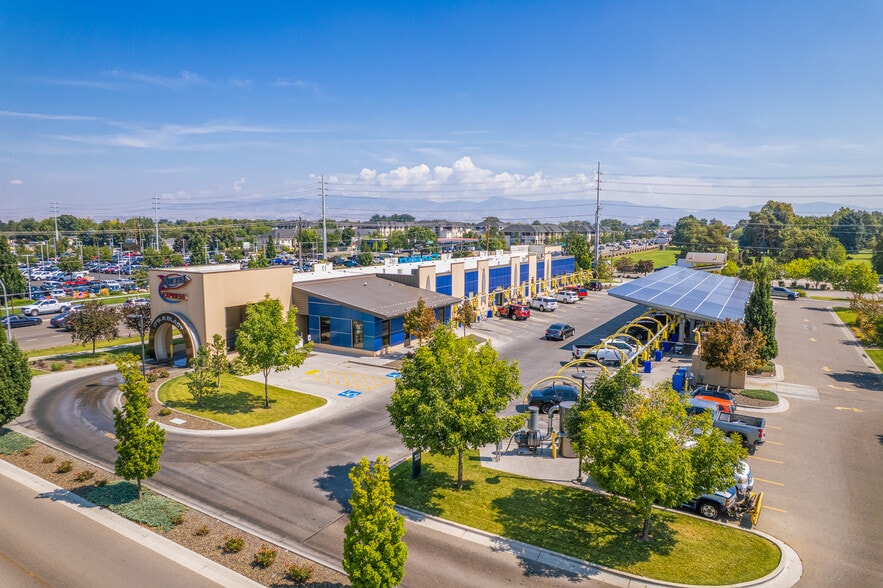 Rocket Express Car Wash Portfolio portfolio of 5 properties for sale on LoopNet.ca - Building Photo - Image 1 of 5
