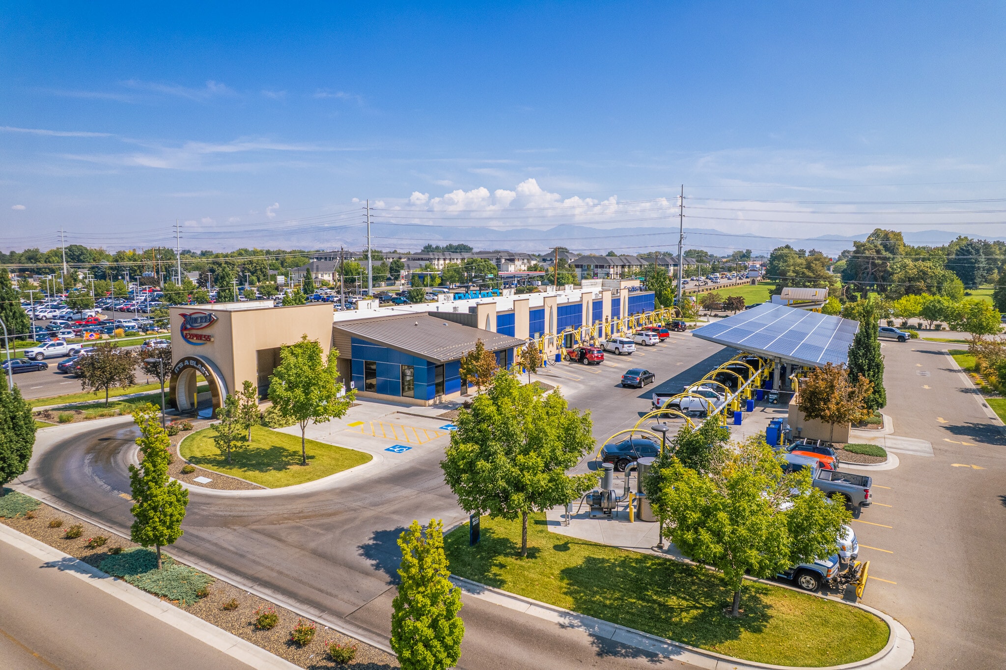 Rocket Express Car Wash Portfolio portfolio of 2 properties for sale on LoopNet.ca Primary Photo- Image 1 of 6