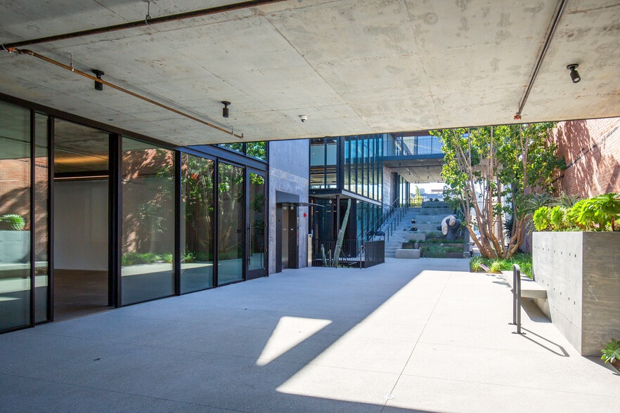 1640 14th St, Santa Monica, CA for lease - Building Photo - Image 2 of 7