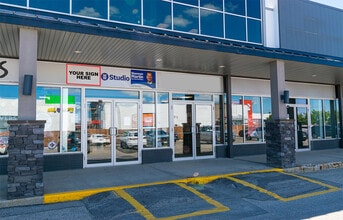 1375 Mcphillips St, Winnipeg, MB à louer Photo intérieure- Image 2 de 4