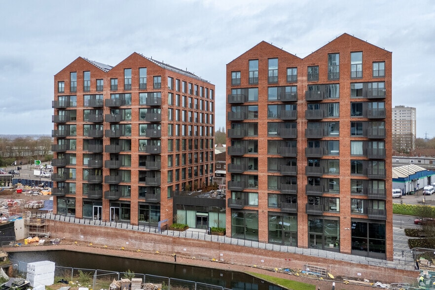 Glasswater Locks, Birmingham for lease - Primary Photo - Image 1 of 3