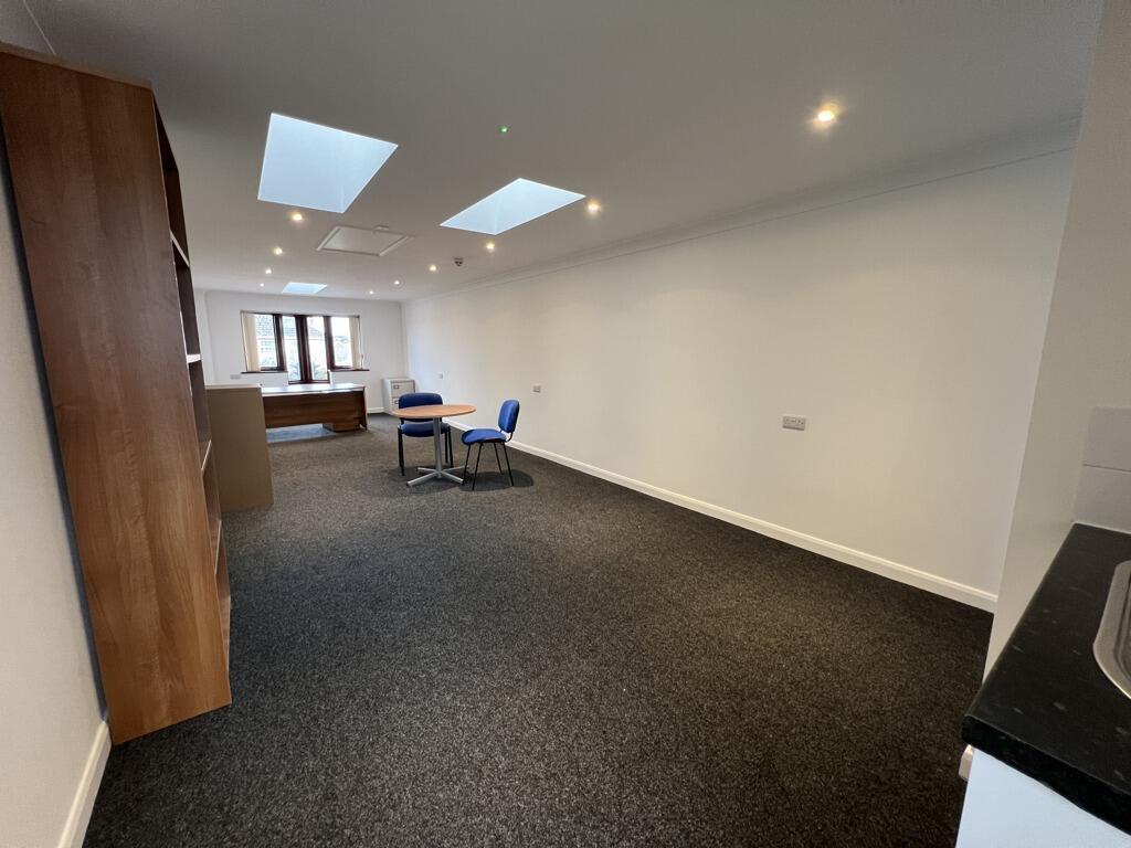 147 Wareham Rd, Corfe Mullen, DOR BH21 3LA - Unit 8 -  - Interior Photo - Image 2 of 9