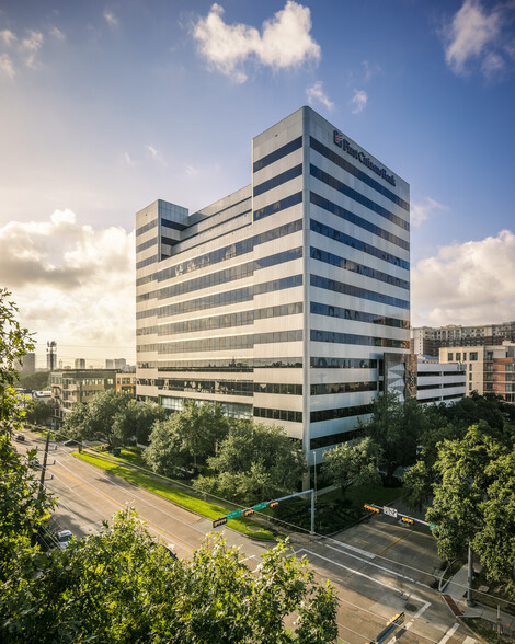 4265 San Felipe St, Houston, TX à louer - Photo du bâtiment - Image 1 de 18