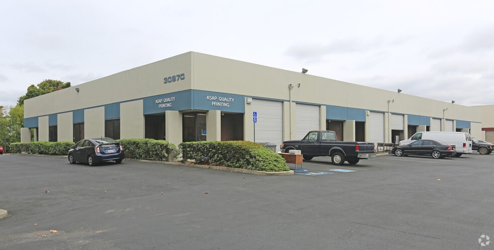 30998 Huntwood Ave, Hayward, CA for lease - Building Photo - Image 1 of 2