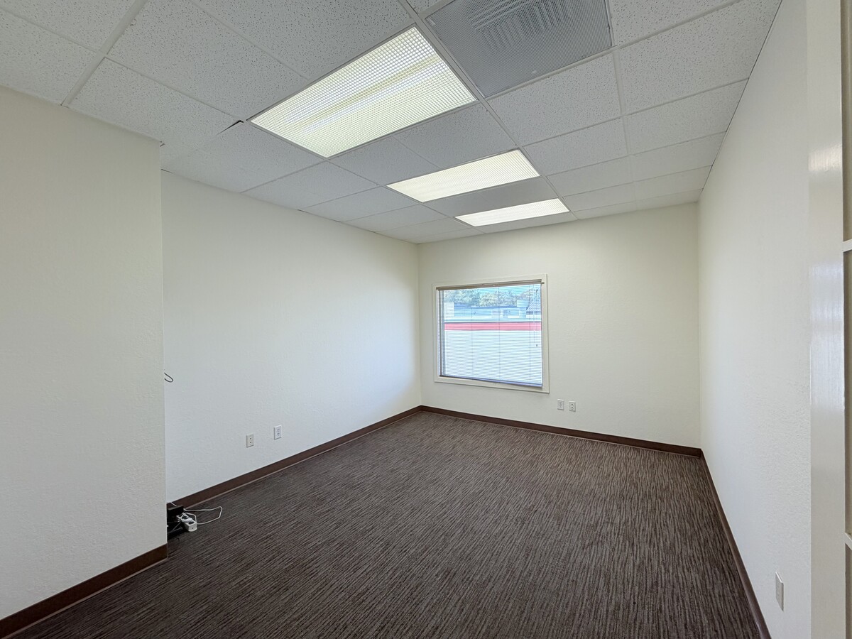 5011 Argosy Ave, Huntington Beach, CA 92649 - Unit 9 - - Interior Photo - Image 2 of 3
