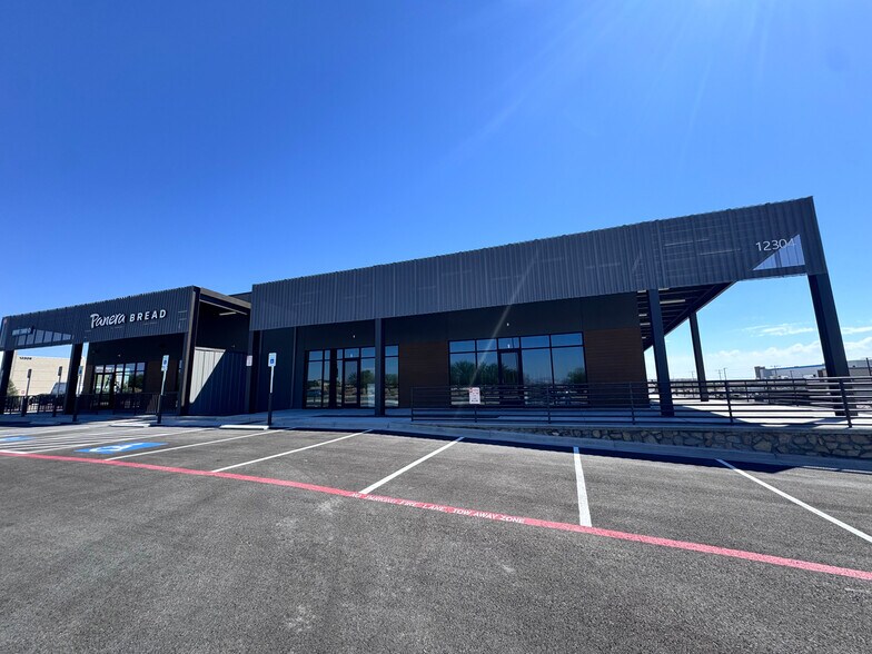 12304 Eastlake Blvd blvd, El Paso, TX à louer - Photo du bâtiment - Image 1 de 1