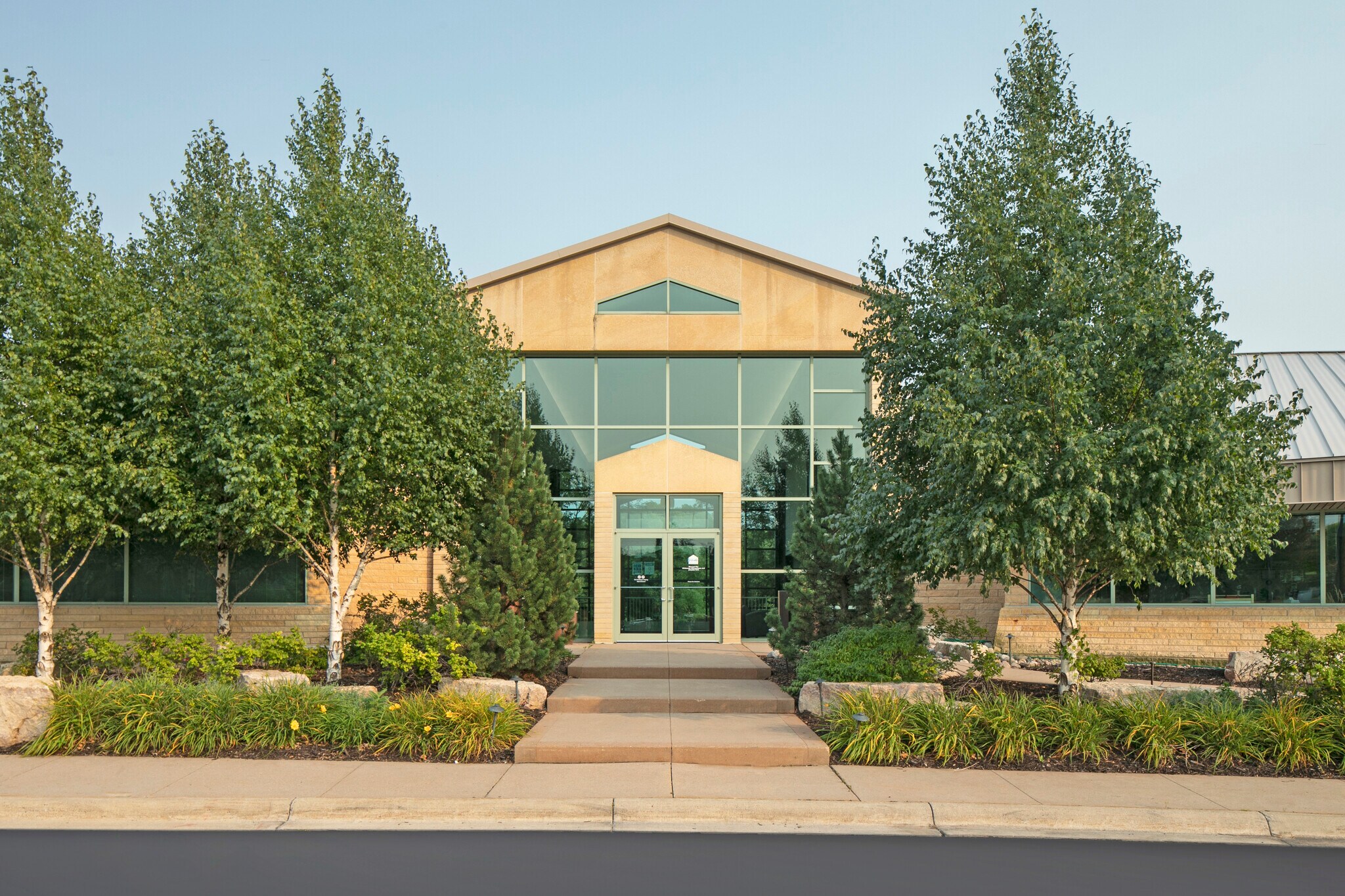 12301 Whitewater Dr, Minnetonka, MN for lease Primary Photo- Image 1 of 8