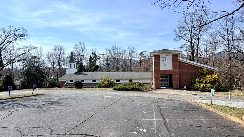 195 New Market Rd, Tryon, NC à vendre - Photo du bâtiment - Image 3 de 29