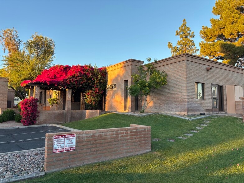 6520 N 7th Ave, Phoenix, AZ à louer - Photo du bâtiment - Image 3 de 9