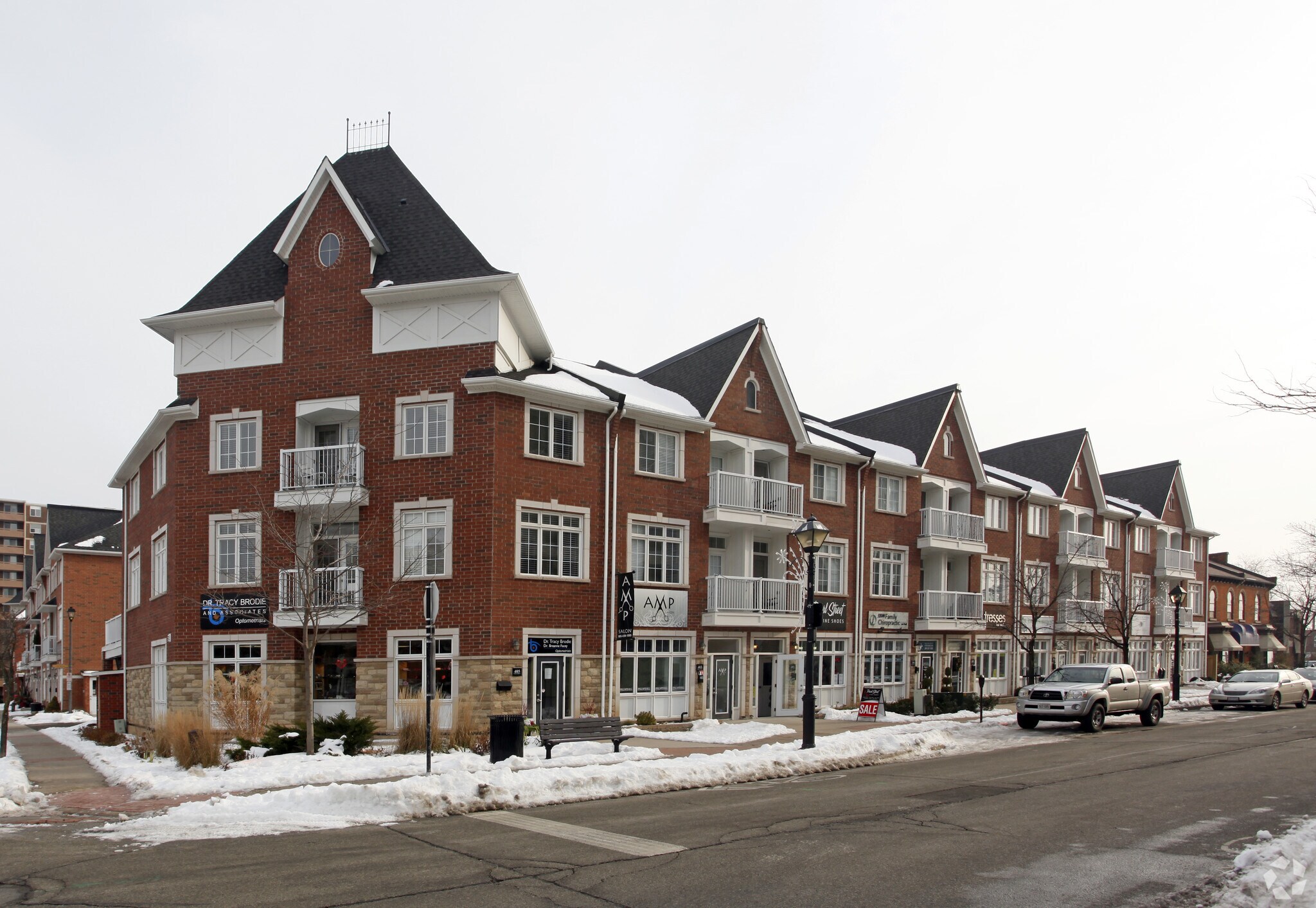 389-405 Pearl St, Burlington, ON for sale Primary Photo- Image 1 of 1