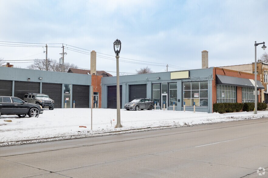 2462 W Capitol Dr, Milwaukee, WI à louer - Photo du bâtiment - Image 3 de 4