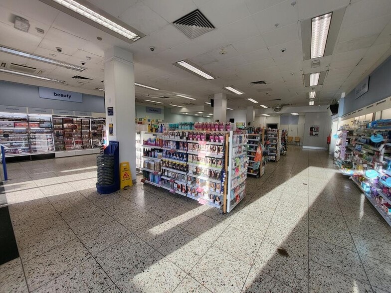 1a-3 Market Pl, Hyde à vendre - Photo du bâtiment - Image 2 de 10